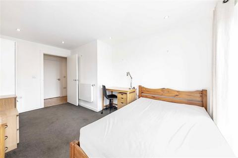 2 bedroom flat to rent, Cowley Road, London SW9