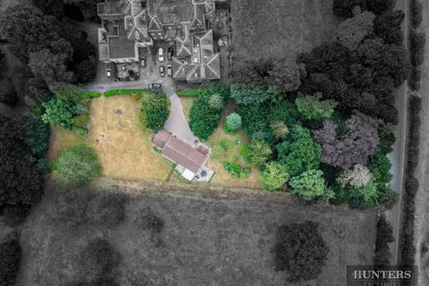 undefined, Redwood Drive, Brandesburton, Driffield