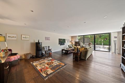 5 bedroom detached house for sale, Cleveland Gardens, Worcester Park KT4