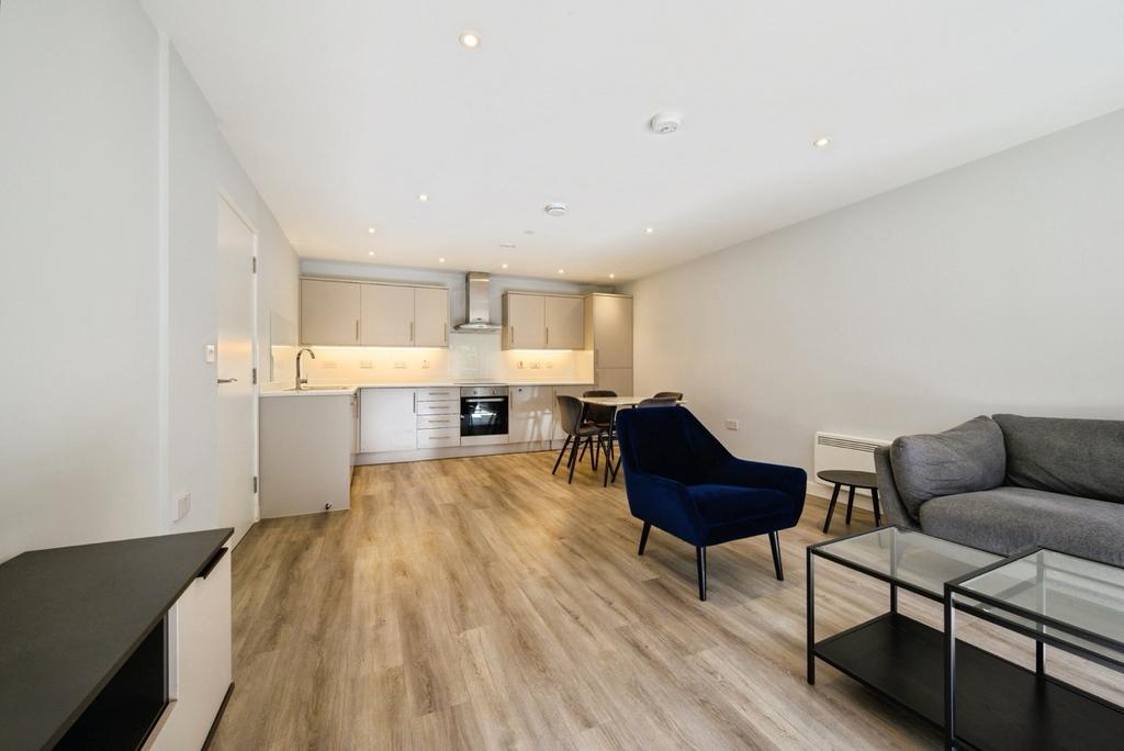 Apartment in Southampton - View 3
