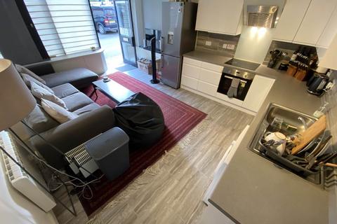 1 bedroom flat to rent, Market Place, Westbury ,