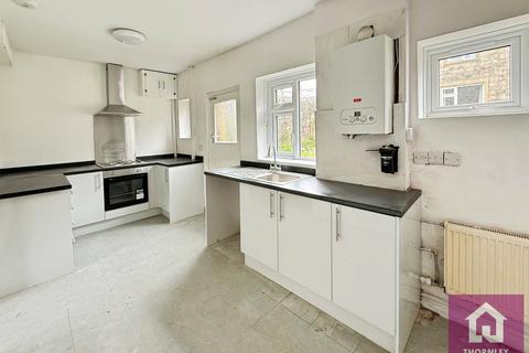 2 bedroom end of terrace house to rent, Lilac Avenue, Rossendale BB4