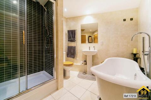 3 bedroom penthouse for sale, 11 Mann Island, Liverpool, Merseyside, L3
