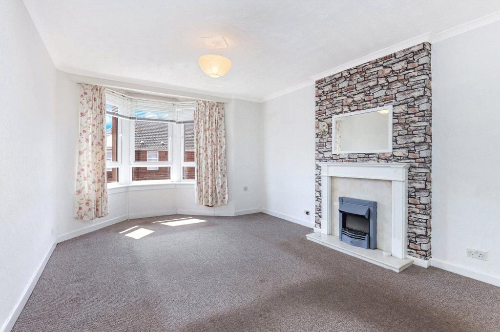 Apartment in Glasgow, Waverley Park, Crossmyloof - View 2