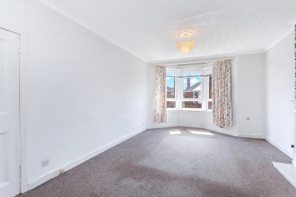 Apartment in Glasgow, Waverley Park, Crossmyloof - View 4