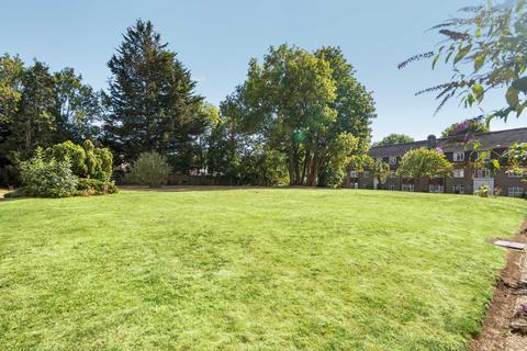 3 bedroom flat for sale, Kingston Road, Epsom, KT17