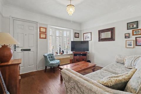 2 bedroom cottage for sale, Walton Road, West Molesey, KT8