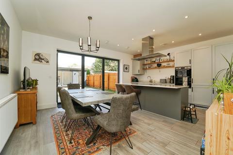 4 bedroom detached house for sale, Utah Court, Highworth, Swindon