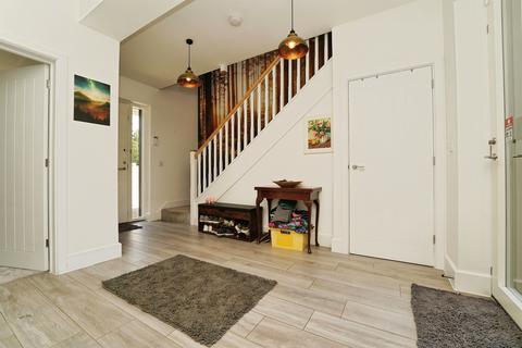4 bedroom detached house for sale, Utah Court, Highworth, Swindon