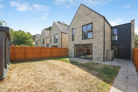 4 bedroom detached house for sale, Utah Court, Highworth, Swindon