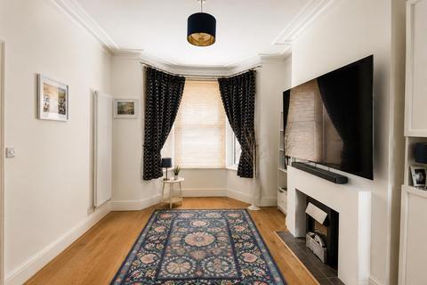 3 bedroom house to rent, Lyndhurst Road, Worthing