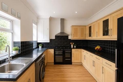 3 bedroom house to rent, Lyndhurst Road, Worthing