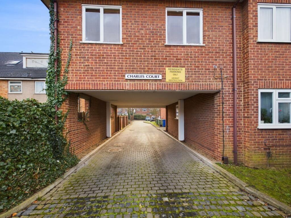 Driveway view, driveway