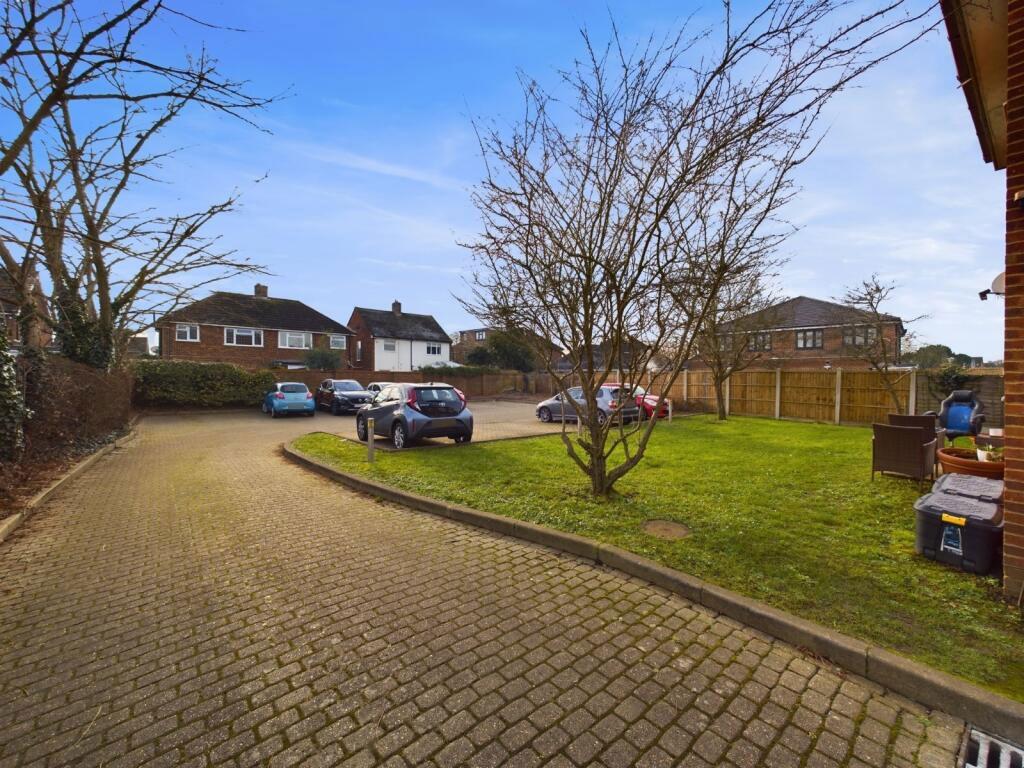Driveway view, driveway