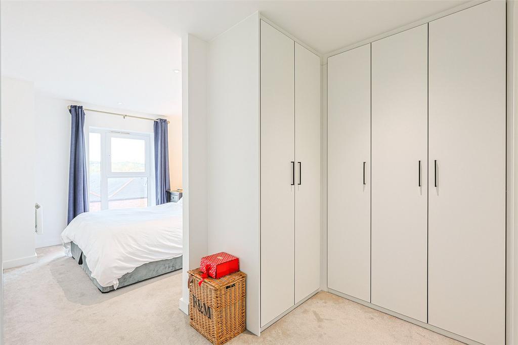 Apartment in Colindale - View 5