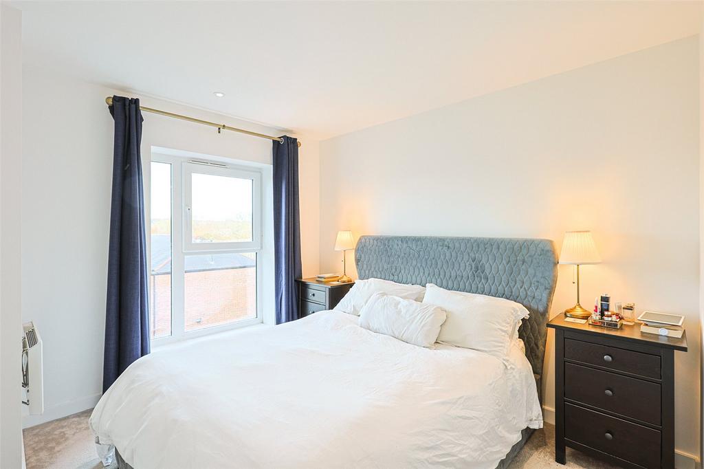 Apartment in Colindale - More