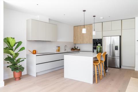 5 bedroom terraced house to rent, Coombe Lane West, Kingston upon Thames KT2