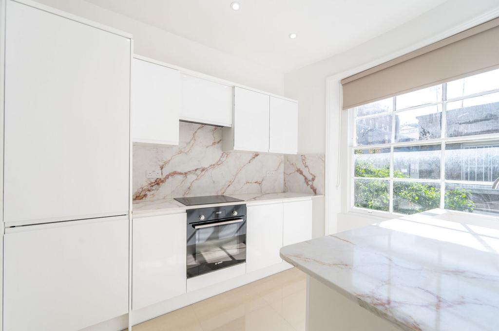 Apartment in London - View 3