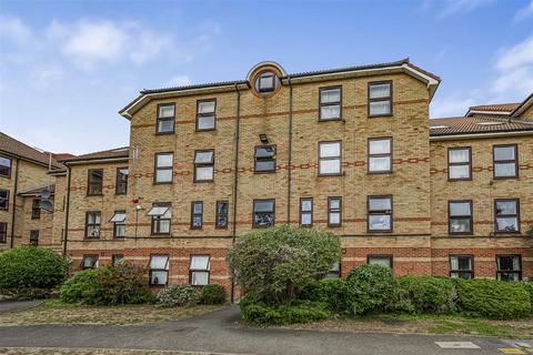 1 bedroom flat to rent, Latchingdon Court, Walthamstow, E17