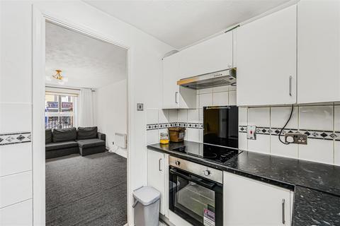 1 bedroom flat to rent, Latchingdon Court, Walthamstow, E17