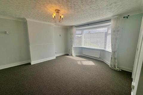 3 bedroom house to rent, Pinewood Gardens, Nottingham, NG11