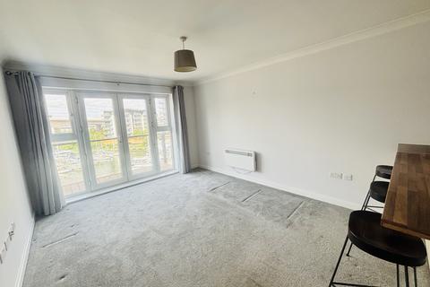 2 bedroom apartment to rent, River Walk, Penarth, CF64