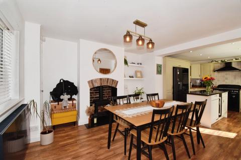 3 bedroom semi-detached house for sale, The Parade, Fleckney, Leicestershire, LE8