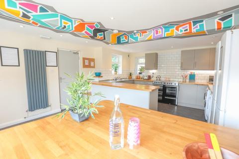 8 bedroom house to rent, Bodiam Avenue, Brighton BN2