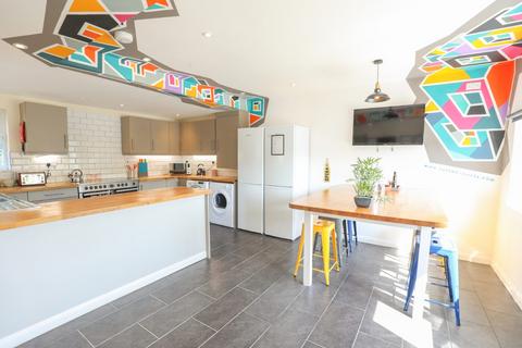 8 bedroom house to rent, Bodiam Avenue, Brighton BN2