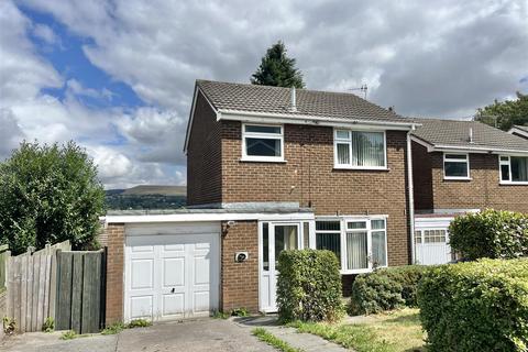 3 bedroom link detached house for sale, Pennine Road, Glossop