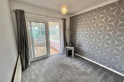 3 bedroom link detached house for sale, Pennine Road, Glossop