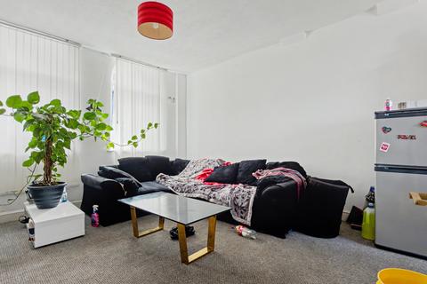 2 bedroom flat for sale, Cobden Street, Kettering NN16
