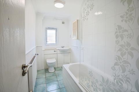 2 bedroom flat for sale, Wessex Gardens, Sheffield, S17