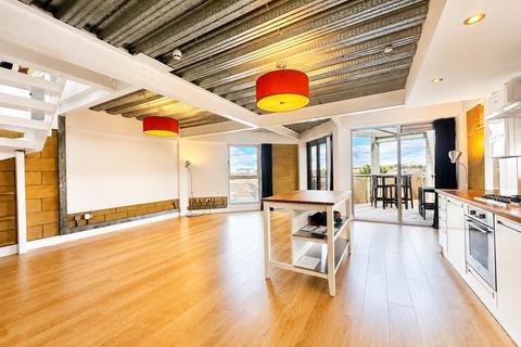 2 bedroom apartment to rent, City Lofts, Cardiff CF24