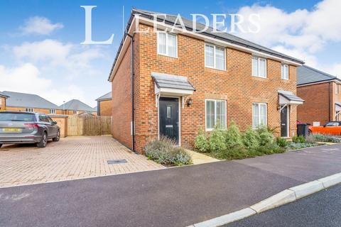 3 bedroom semi-detached house to rent, Bittern Way, PO20