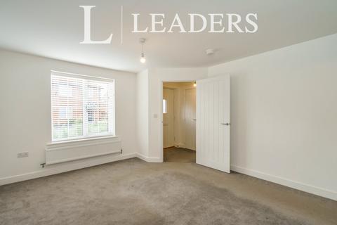 3 bedroom semi-detached house to rent, Bittern Way, PO20