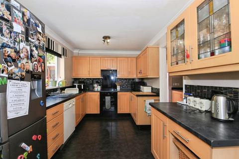 4 bedroom detached house for sale, Westminster Gardens, Eye, Peterborough