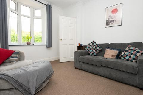 2 bedroom terraced house for sale, Huddersfield Road, Barnsley S75