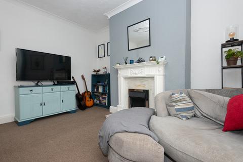 2 bedroom terraced house for sale, Huddersfield Road, Barnsley S75
