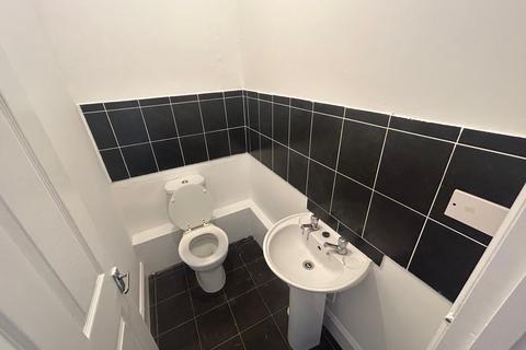 3 bedroom terraced house to rent, Abington Avenue, NORTHAMPTON