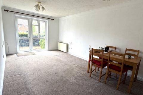 1 bedroom ground floor flat for sale, Manor Farm Court Manor Farm Lane, Egham, Surrey, TW20