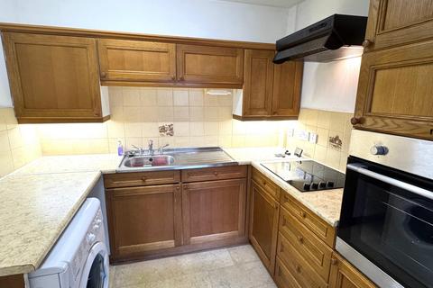 1 bedroom ground floor flat for sale, Manor Farm Court Manor Farm Lane, Egham, Surrey, TW20