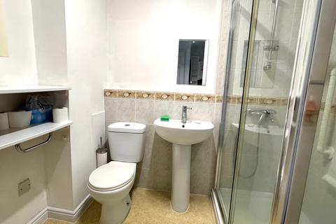 1 bedroom ground floor flat for sale, Manor Farm Court Manor Farm Lane, Egham, Surrey, TW20