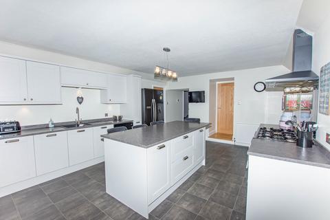 4 bedroom detached bungalow for sale, Thurso Road, Wick, Highland. KW1 5LE