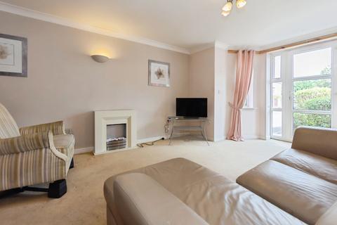 2 bedroom flat for sale, Warwick Road, Solihull, West Midlands, B92