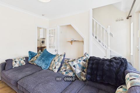 2 bedroom terraced house to rent, Moorhouse Road, Hull, HU5 5PJ