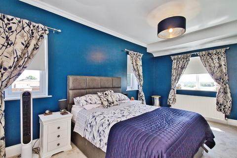 4 bedroom semi-detached house for sale, Glenthorne Avenue, Yeovil