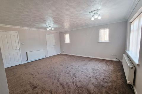 3 bedroom bungalow to rent, Mossdale, Worksop