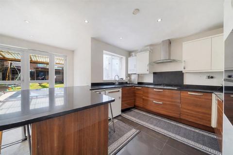 4 bedroom semi-detached house for sale, Wetheral Drive, Stanmore