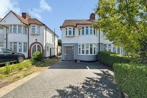 Stoneyfields Lane, Edgware, HA8